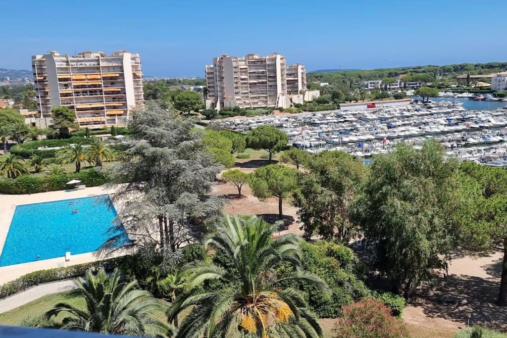 Studio Avec Vue Sur Marina Et Mer - 2 Adultes Et 1 Enfant Maximum Mandelieu Dış mekan fotoğraf