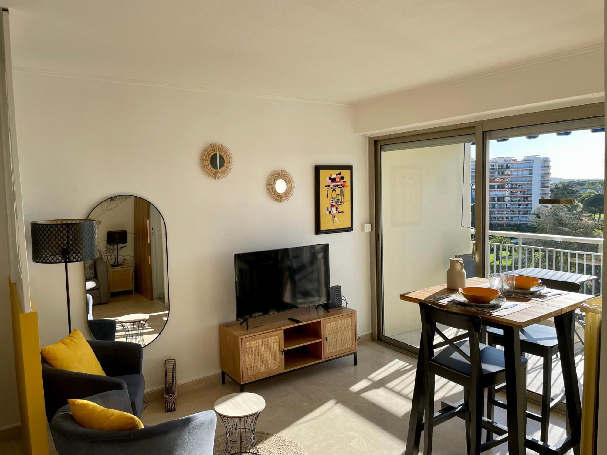 Studio Avec Vue Sur Marina Et Mer - 2 Adultes Et 1 Enfant Maximum Mandelieu Dış mekan fotoğraf